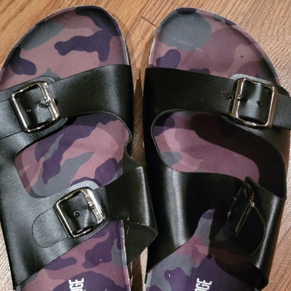 Sz 11/12 Sandals New